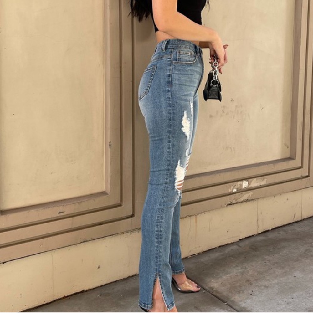SIDE SLIT HIGH RISE JEANS - Picture 2 of 5